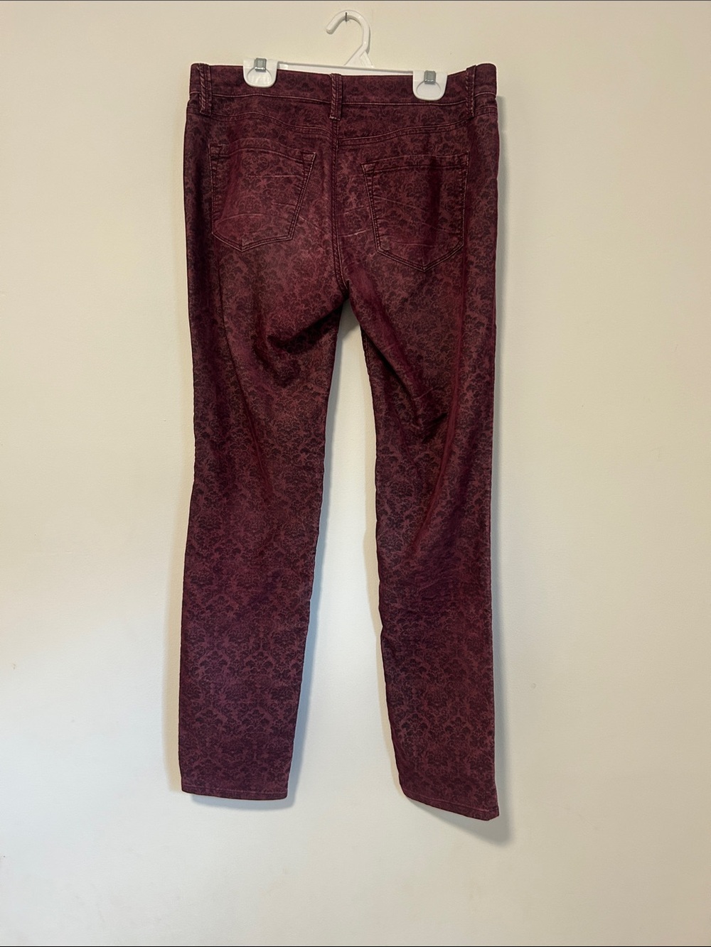 LOFT Women's Skinny Jeans in Burgundy Floral Jacquard